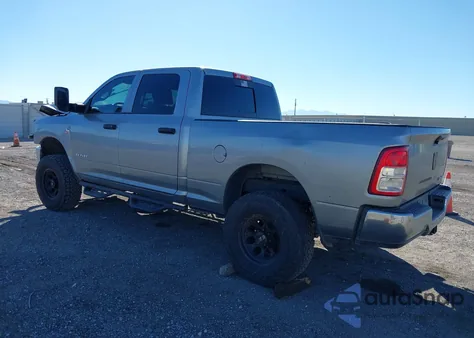 2021 Ram 2500 Tradesman 4X4 6'4 Box z USA, uszkodzony, nr VIN 3C6UR5CL9MG677776